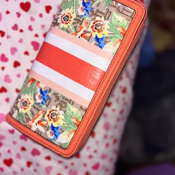 BNWT RALPH LAREN WALLET - Picture 3 of 5